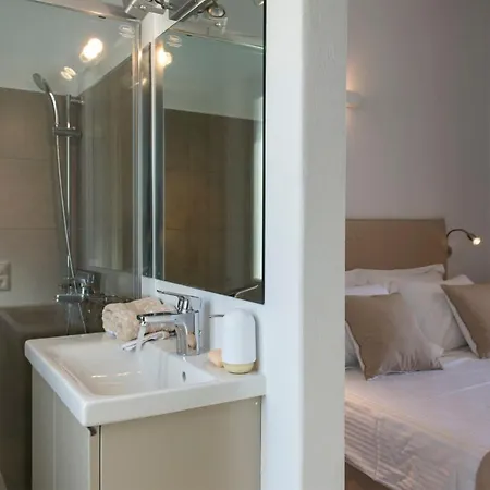 Villa Platinum Paros 3 Bedroom Amazing Sea Views Private Infinity Pool Access Parikia