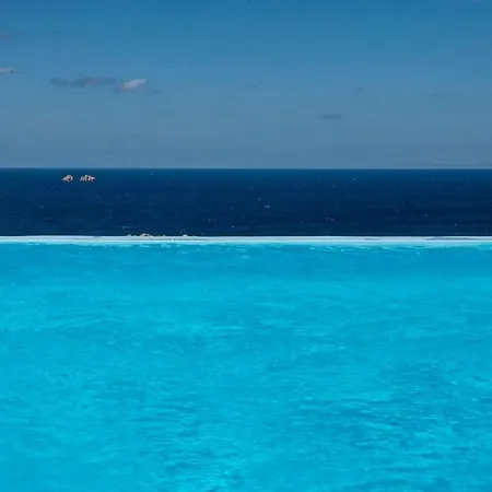 Platinum Paros 3 Bedroom Amazing Sea Views Private Infinity Pool Access Parikia Villa *