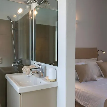Platinum Paros 3 Bedroom Amazing Sea Views Private Infinity Pool Access Parikia * 파라스포로