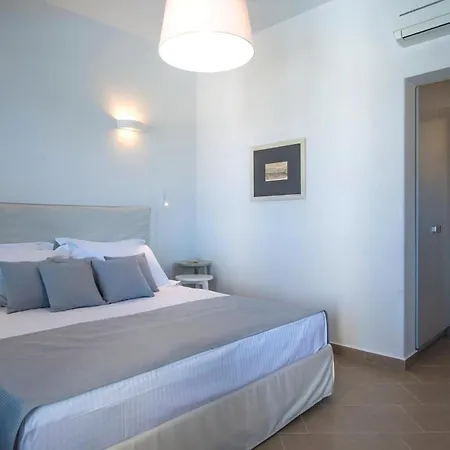 Platinum Paros 3 Bedroom Amazing Sea Views Private Infinity Pool Access Parikia Villa *